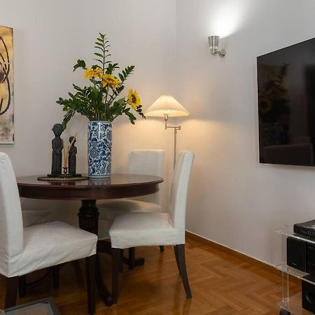 Chic N Central Apt In Kolonaki Atenas Exterior foto
