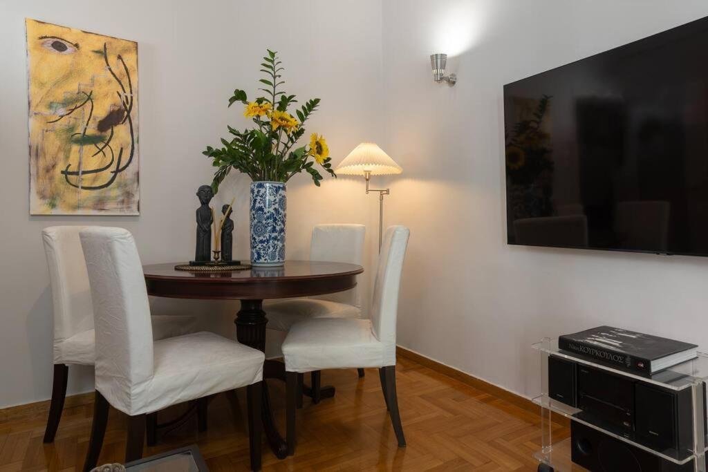 Chic N Central Apt In Kolonaki Atenas Exterior foto