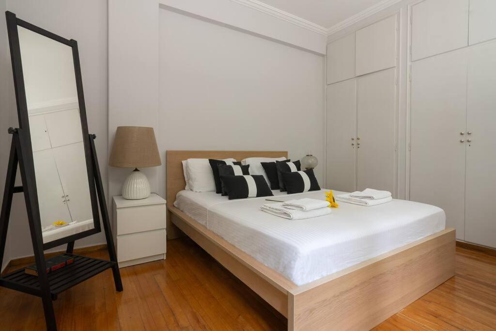 Chic N Central Apt In Kolonaki Atenas Exterior foto